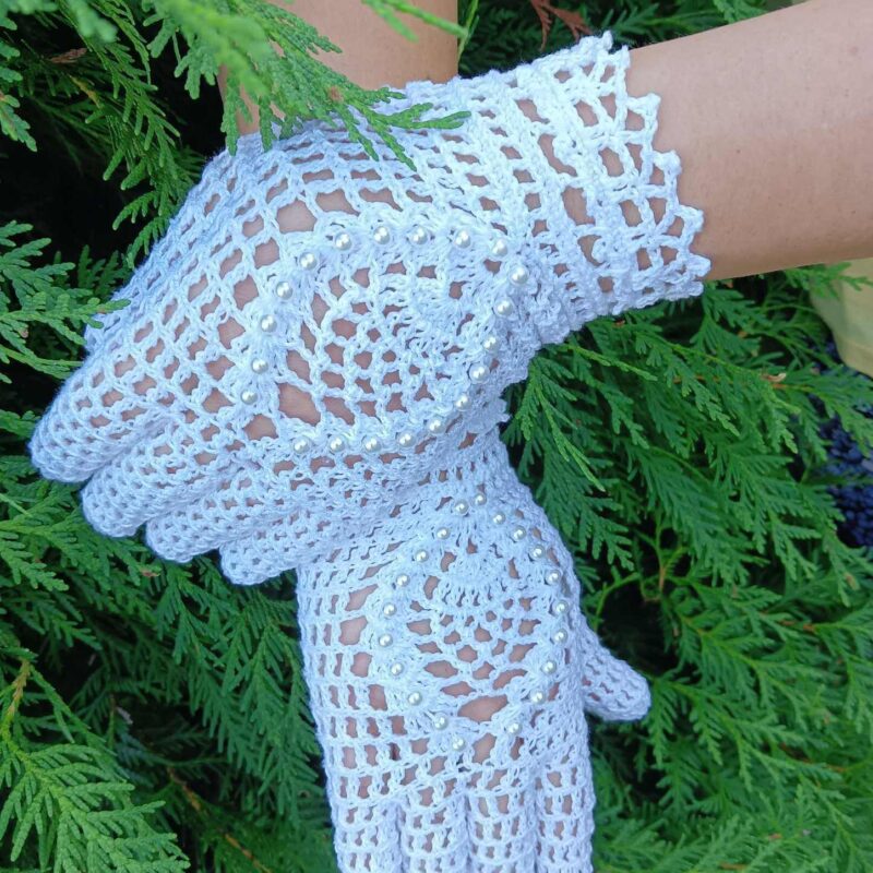 Azurowe rękawiczki zrobione szydełkiem